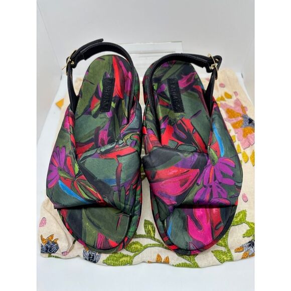 NWB Farm Rio Banana Leaves Puffy Flat Sandal Multicolor MSRP $295.00 SZ 6 - Picture 1 of 15